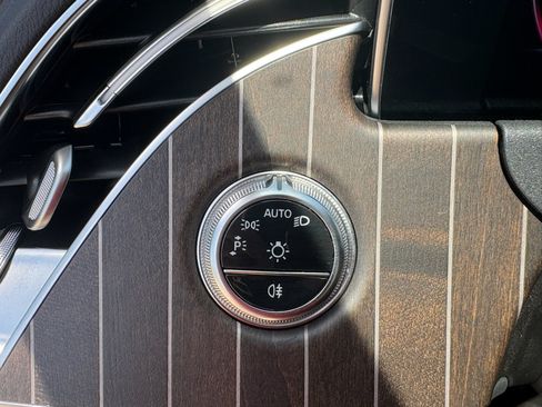 Used 2025 Mercedes-Benz E 350 Sedan image 13