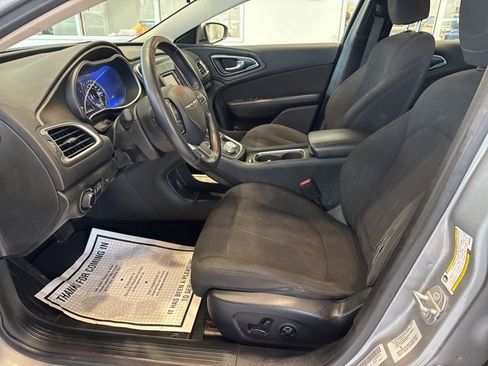 Used 2015 Chrysler 200 Limited w/ Convenience Group image 7