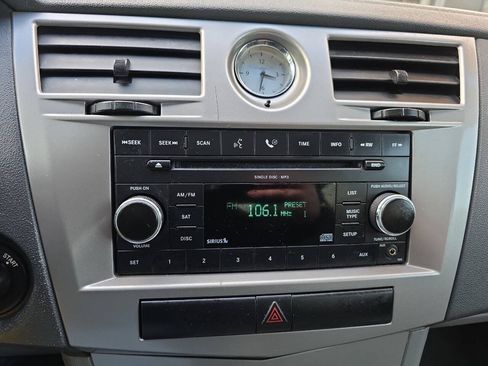 Used 2008 Chrysler Sebring Touring FWD image 18