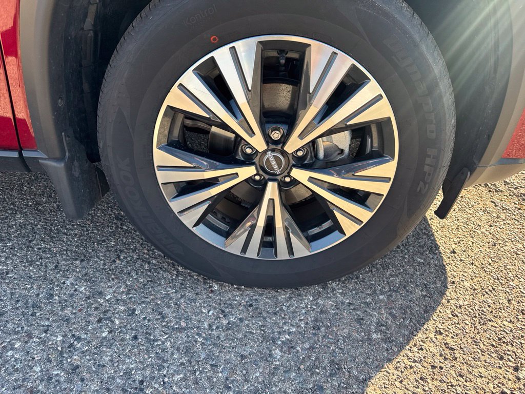Used 2023 Nissan Rogue SV FWD image 17