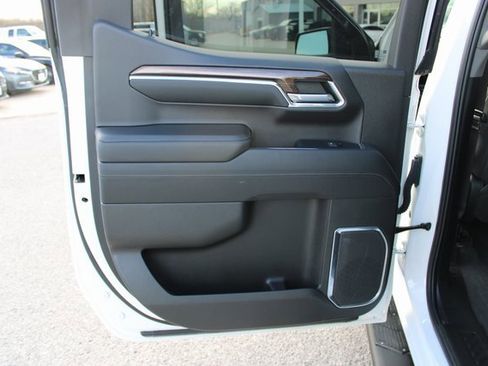 Used 2022 Chevrolet Silverado 1500 LT Trail Boss w/ LT Trail Boss Premium Package image 14