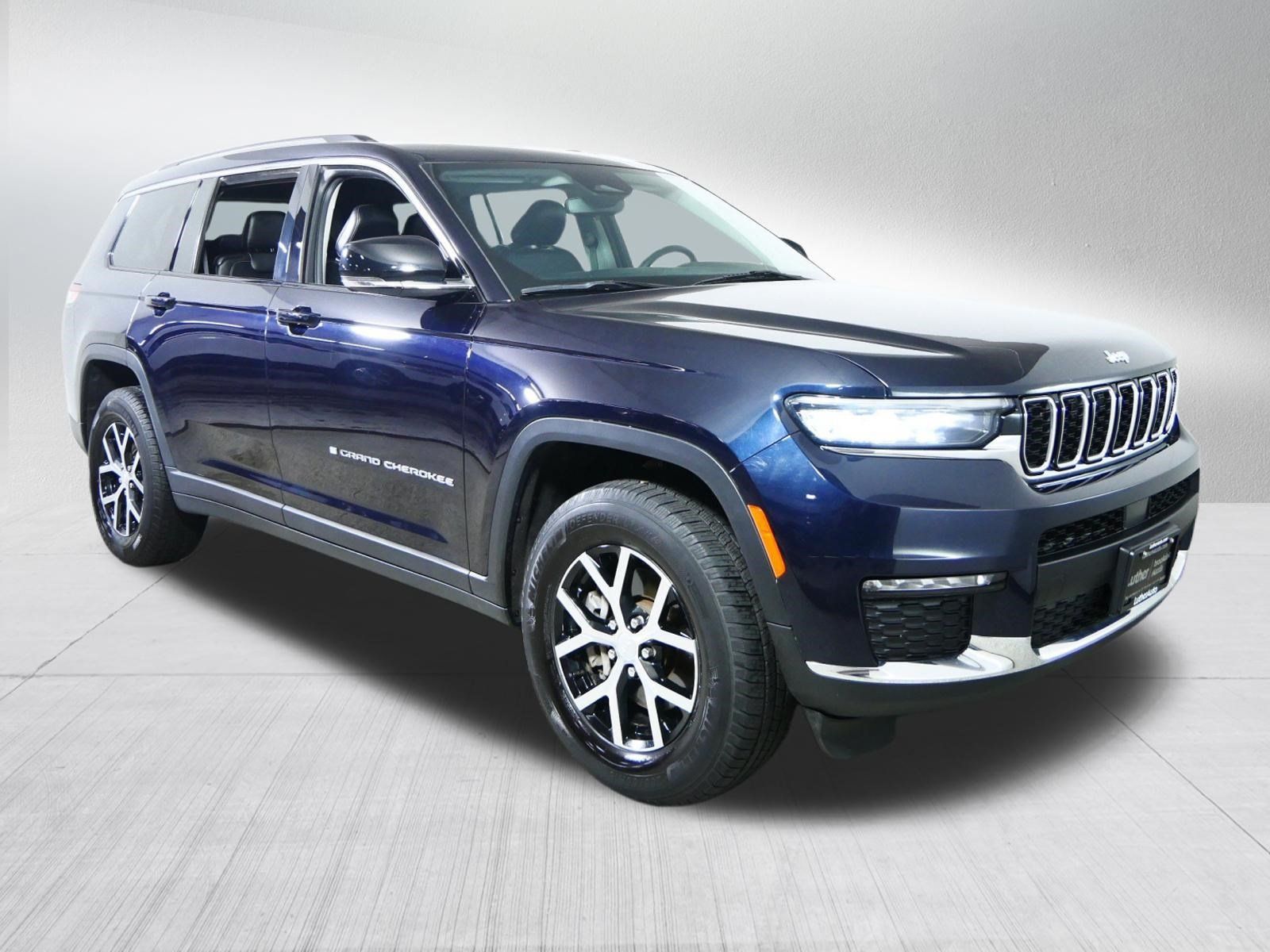 Used 2023 Jeep Grand Cherokee L Limited AWD/4WD image 1