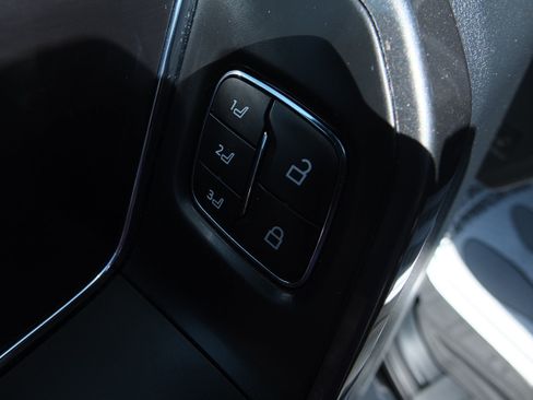 Used 2023 Ford F150 Lariat AWD/4WD image 18
