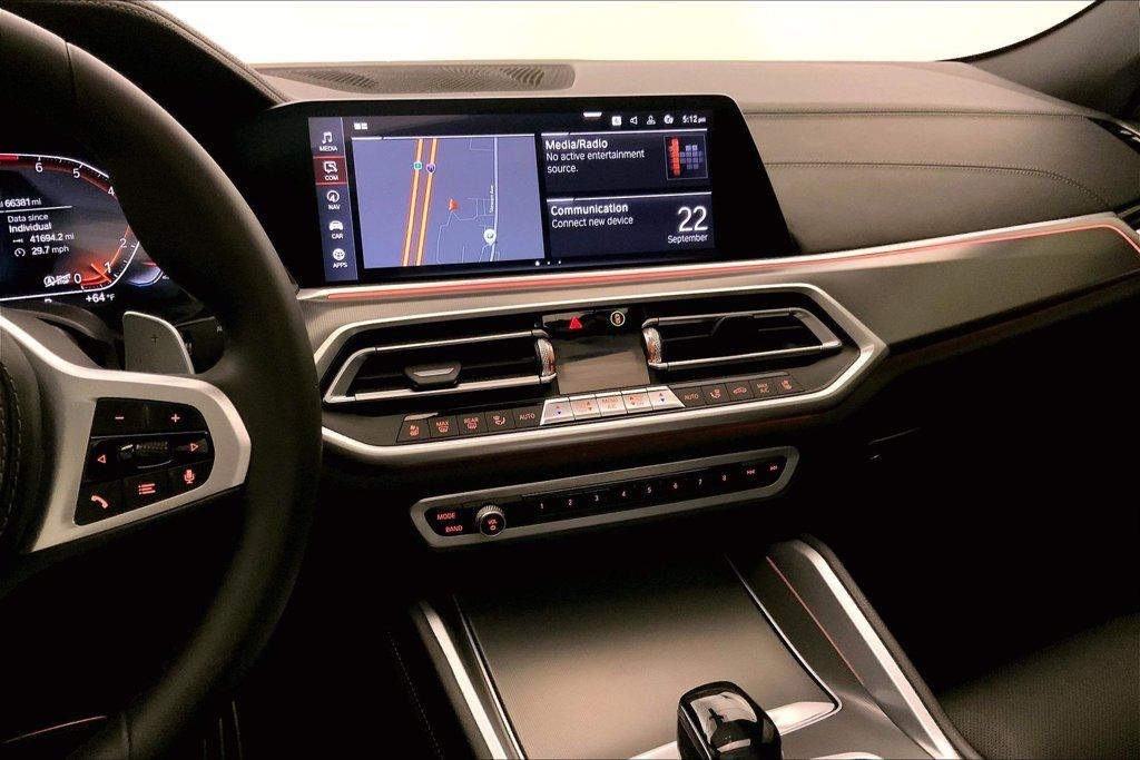 Used 2020 BMW X6 xDrive40i w/ M Sport Package AWD/4WD image 5