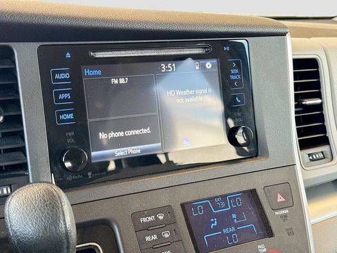 Used 2015 Toyota Sienna LE AWD/4WD image 11