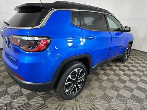 Used 2024 Jeep Compass Limited AWD/4WD image 3