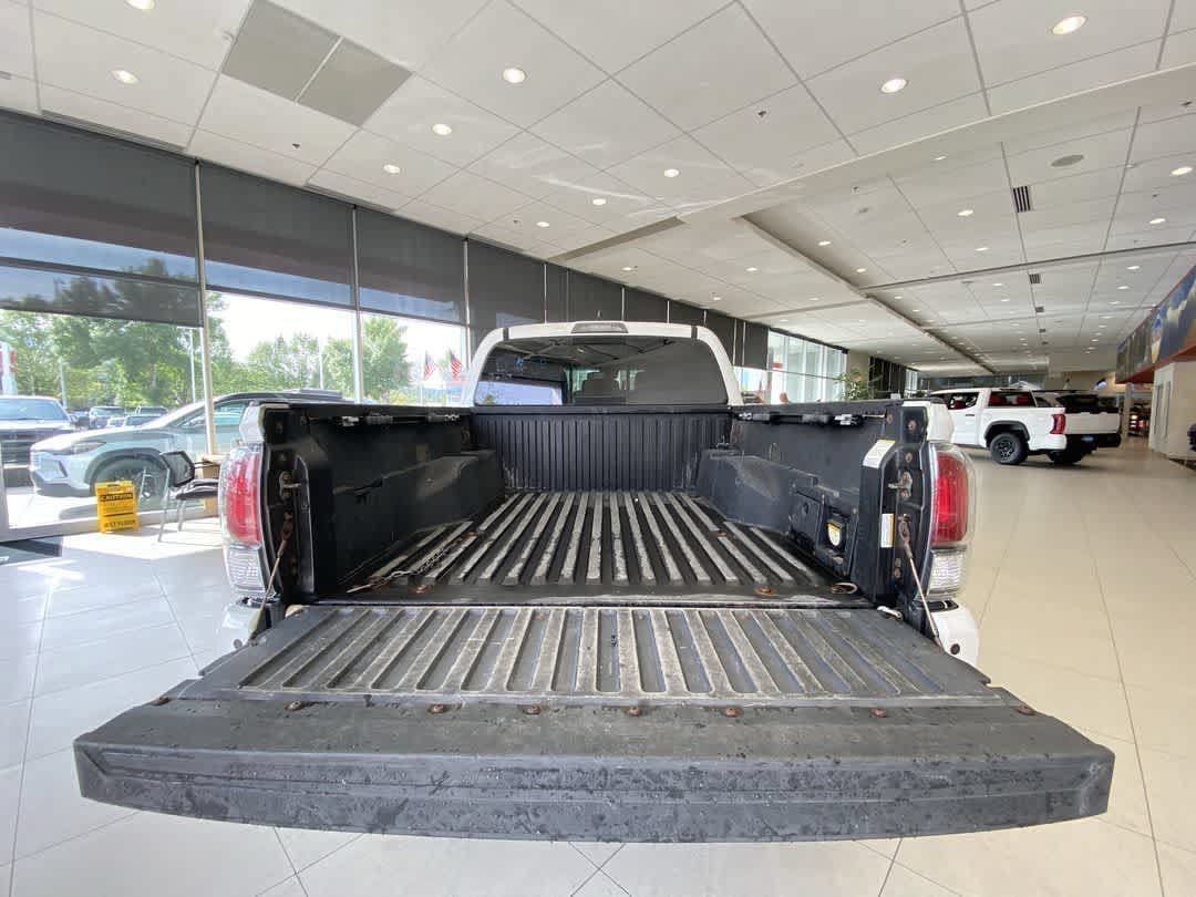 Used 2021 Toyota Tacoma Limited AWD/4WD image 27