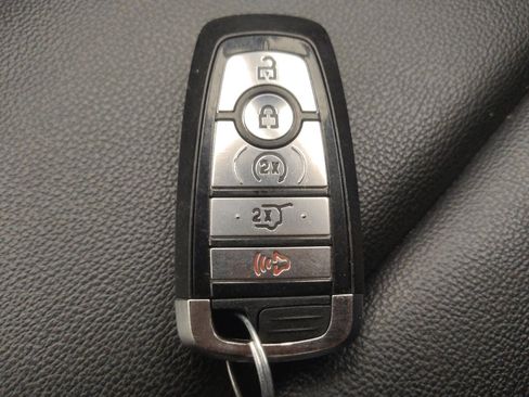 Used 2020 Ford Explorer XLT w/ Equipment Group 202A image 32