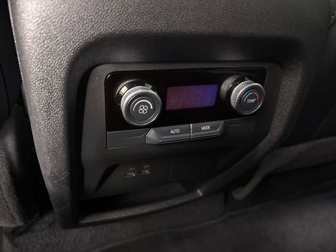 Used 2025 Buick Enclave Preferred image 38