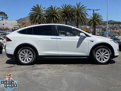 Used 2019 Tesla Model X AWD/4WD image 3