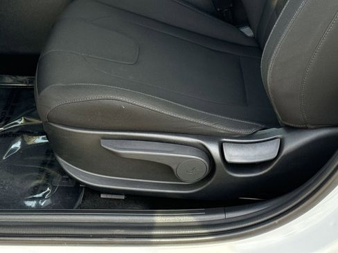 Certified 2024 Hyundai Elantra SEL FWD image 14