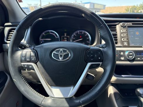 Used 2016 Toyota Highlander Limited image 12
