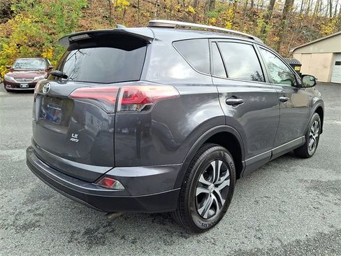 Used 2016 Toyota RAV4 LE image 8