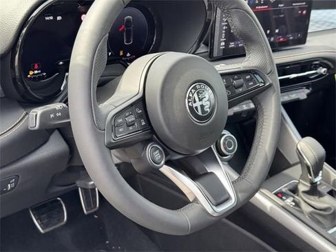 New 2025 Alfa Romeo Tonale w/ Premium Package image 16