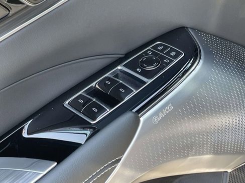 New 2026 Cadillac Lyriq Signature Sport AWD/4WD image 17