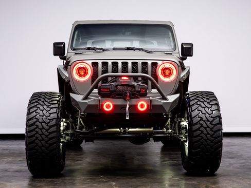 Used 2023 Jeep Gladiator Rubicon w/ Trailer Tow Package image 7