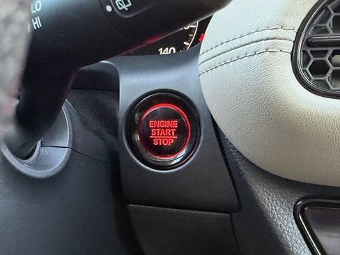 Used 2025 Honda HR-V LX image 28