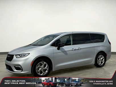 Used 2024 Chrysler Pacifica Limited