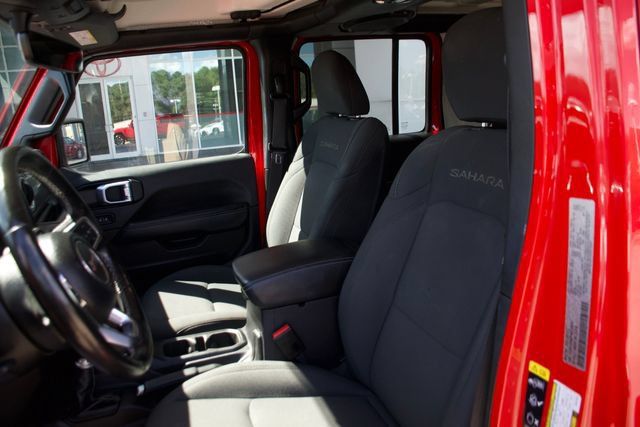 Used 2023 Jeep Wrangler Unlimited Sahara w/ Cold Weather Group AWD/4WD image 16