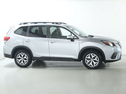 Used 2024 Subaru Forester Premium AWD/4WD image 11