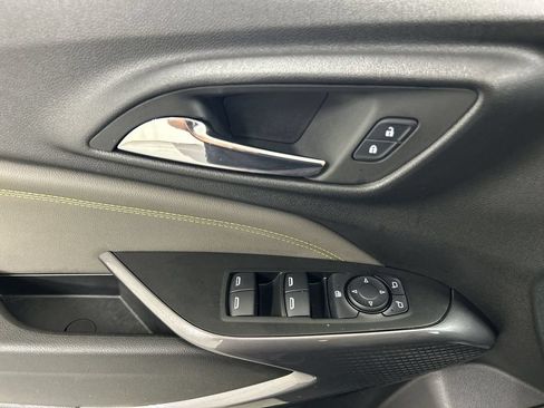 Used 2024 Chevrolet Trax ACTIV FWD image 11