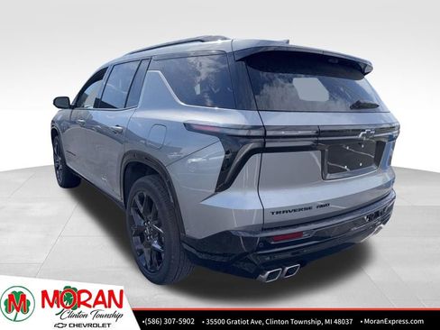 Used 2025 Chevrolet Traverse RS AWD/4WD image 3