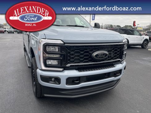 New 2026 Ford F350 Lariat w/ Black Appearance Package image 5