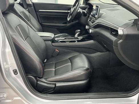 Used 2024 Nissan Altima 2.5 SR FWD image 24
