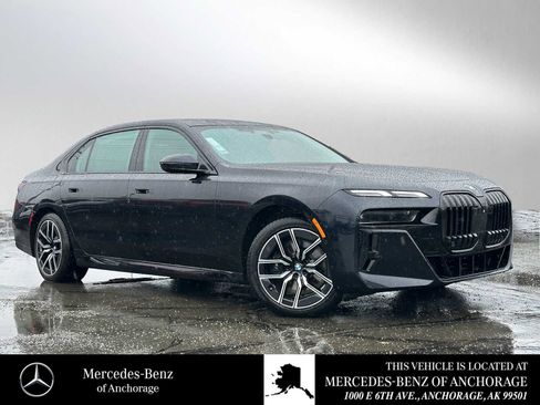Used 2023 BMW 760i xDrive image 1