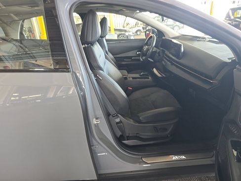 Used 2024 Nissan Ariya FWD image 11