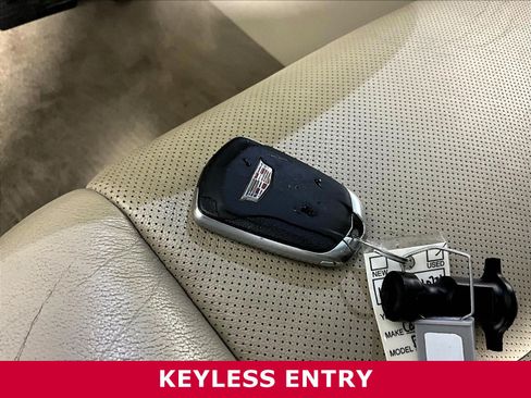 Used 2020 Cadillac Escalade Premium Luxury AWD/4WD image 32