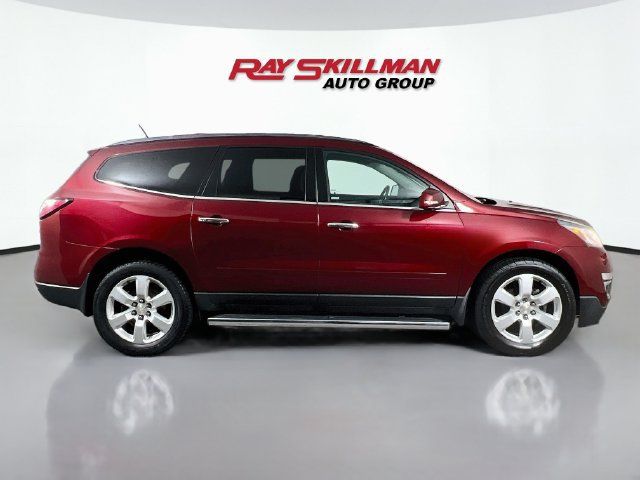 Used 2017 Chevrolet Traverse LT w/ Style and Technology Package FWD image 8