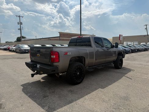 Used 2014 Chevrolet Silverado 2500 LTZ w/ LTZ Plus Package image 6