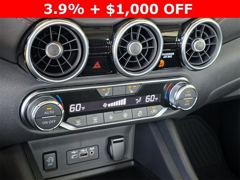 New 2025 Nissan Sentra SR w/ Midnight Edition image 17