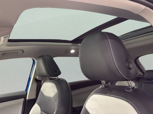 Certified 2025 Volkswagen Taos SEL AWD/4WD image 20