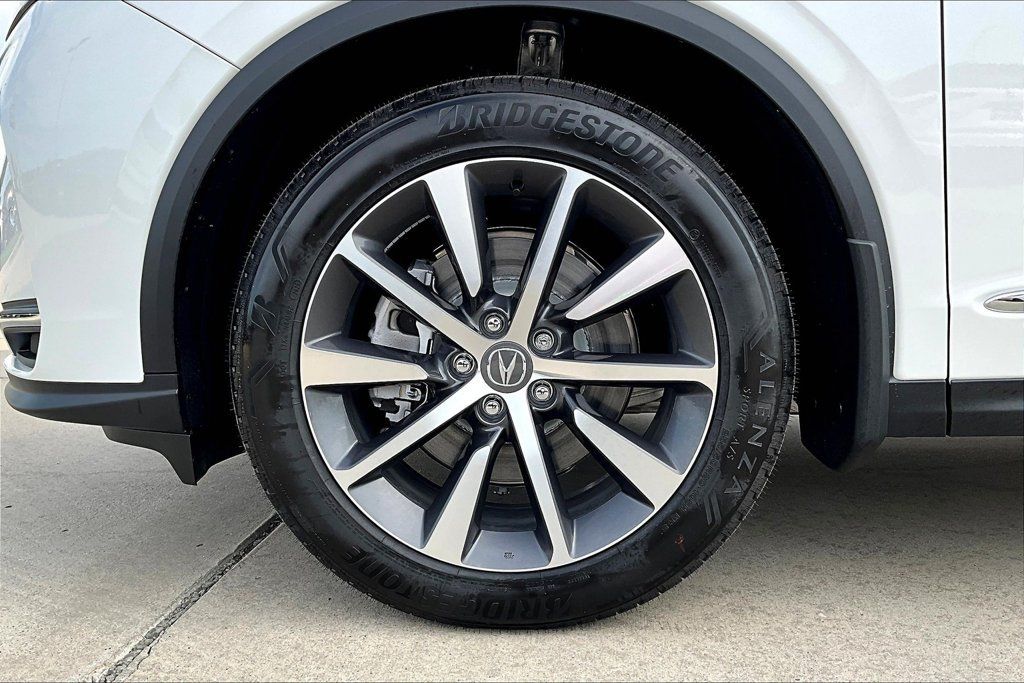 Certified 2026 Acura MDX w/ Technology Package FWD image 11