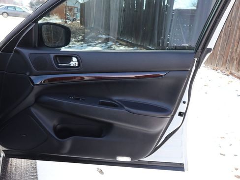 Used 2011 INFINITI G37 x Sedan w/ Premium Pkg image 26