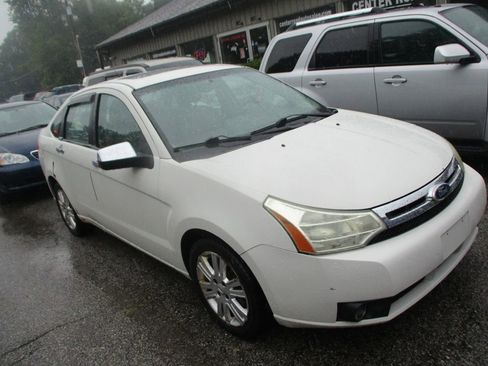 Used 2010 Ford Focus SEL image 3