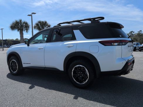 New 2026 Nissan Pathfinder Rock Creek image 7