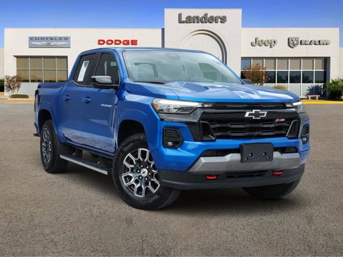 Used 2023 Chevrolet Colorado Z71 w/ Z71 Convenience Package 2 AWD/4WD image 1
