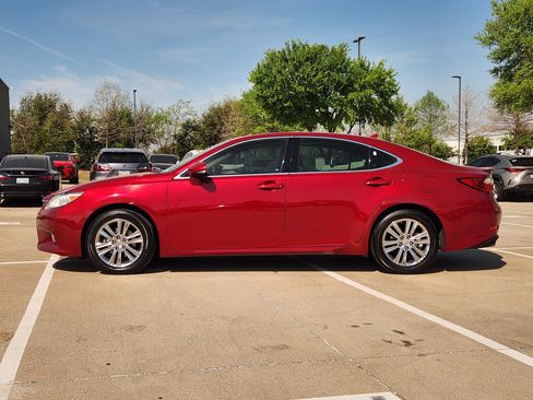 Used 2014 Lexus ES 350 w/ Luxury Package image 3