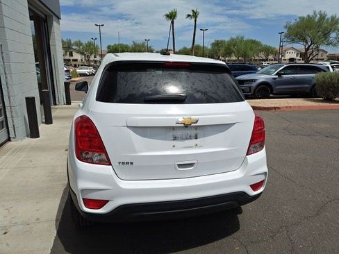 Used 2022 Chevrolet Trax LS w/ Tint and Cruise Package FWD image 17