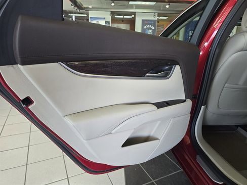 Used 2014 Cadillac XTS Luxury w/ Driver Awareness Package image 10