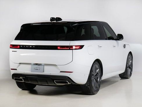 Used 2024 Land Rover Range Rover Sport Dynamic SE image 2