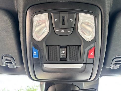 Used 2023 RAM 1500 Big Horn AWD/4WD image 18