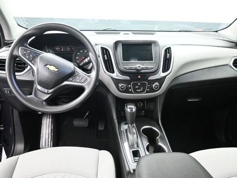 Used 2019 Chevrolet Equinox LS w/ LS Convenience Package AWD/4WD image 10