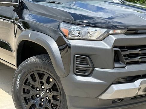 Used 2024 Chevrolet Colorado Trail Boss w/ Technology Package AWD/4WD image 3