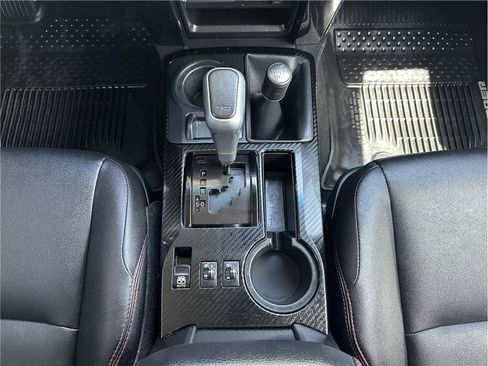 Used 2018 Toyota 4Runner TRD Off-Road Premium AWD/4WD image 27