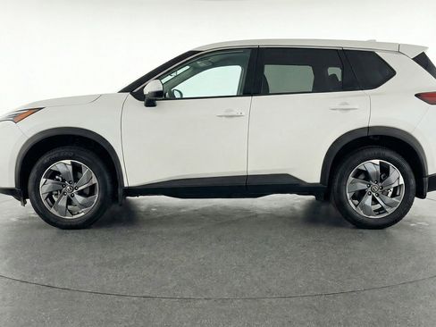 Used 2025 Nissan Rogue SV image 5