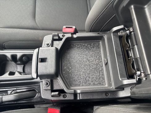 Used 2023 Jeep Gladiator Sport image 30